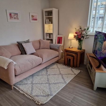 Апартаменты Luxury Modern Apt With Parking On Leigh Broadway Экстерьер фото